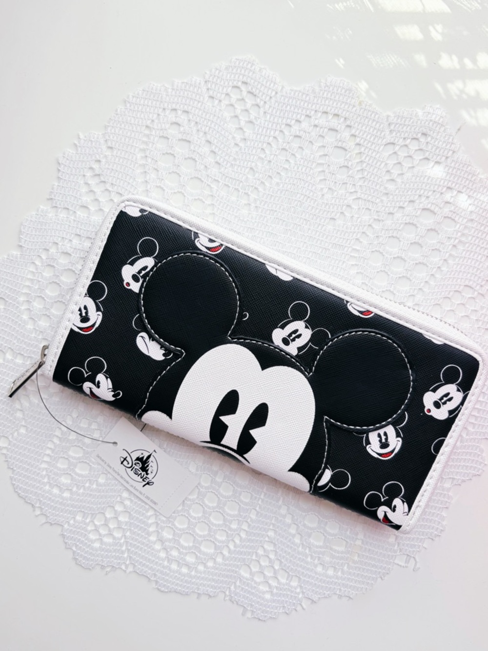 Disney Parks x Loungefly Mickey Mouse Zip Around Walllet 🤍✨ NWT!